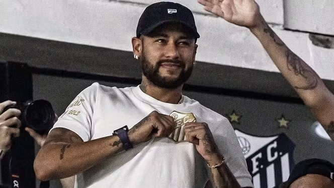 Neymar Retorna ao Santos e Promete Revolucionar o Clube